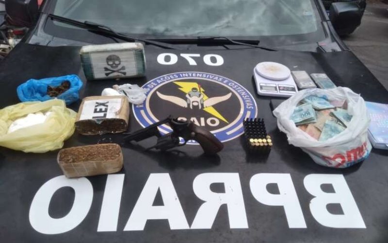 Homem é preso no Ceará com mais de 1 kg de crack, revólver e R$ 11 mil em dinheiro