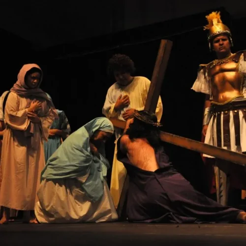 Encenações da Paixão de Cristo continuam neste domingo (20) em Fortaleza, Pacajus e Barreira