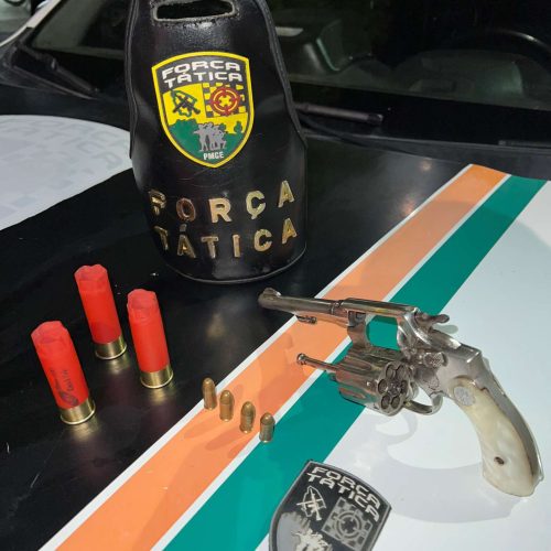 Adolescente é capturado com arma após denúncia de tiroteio em casa de Iguatu/CE