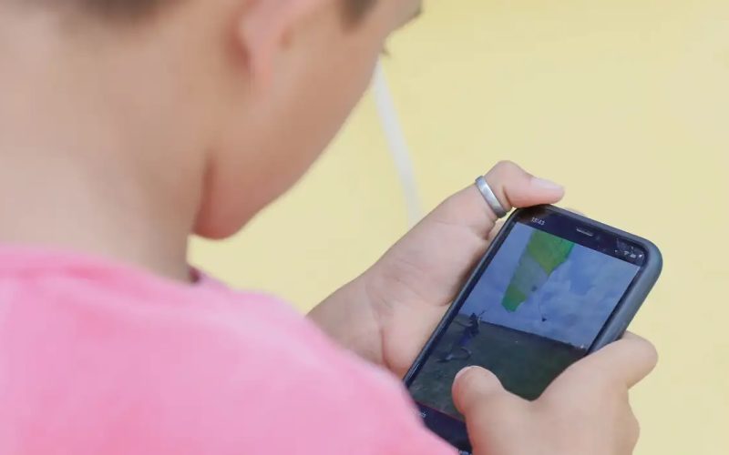 Congresso vota esta semana projetos para garantir segurança de crianças na internet; entenda