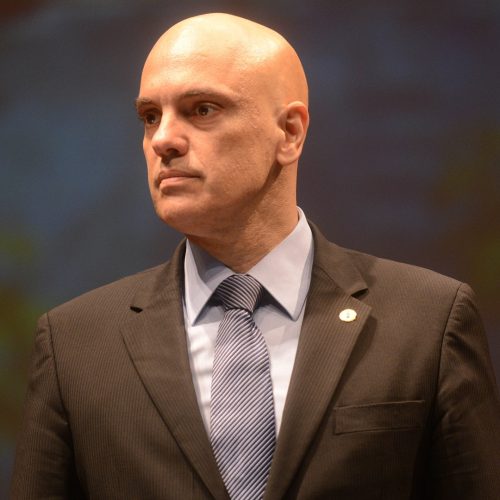 Alexandre de Moraes diz ao Washington Post que não há possibilidade de recuar “nem um milímetro”