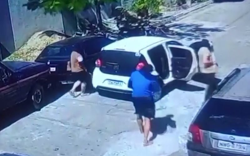 Dono de oficina é morto a tiros após criminosos armados invadirem o local, em Maracanaú/CE