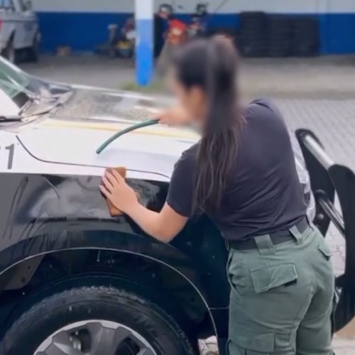 Justiça suspende prisão de policial do Ceará punida por publicar vídeo lavando viatura