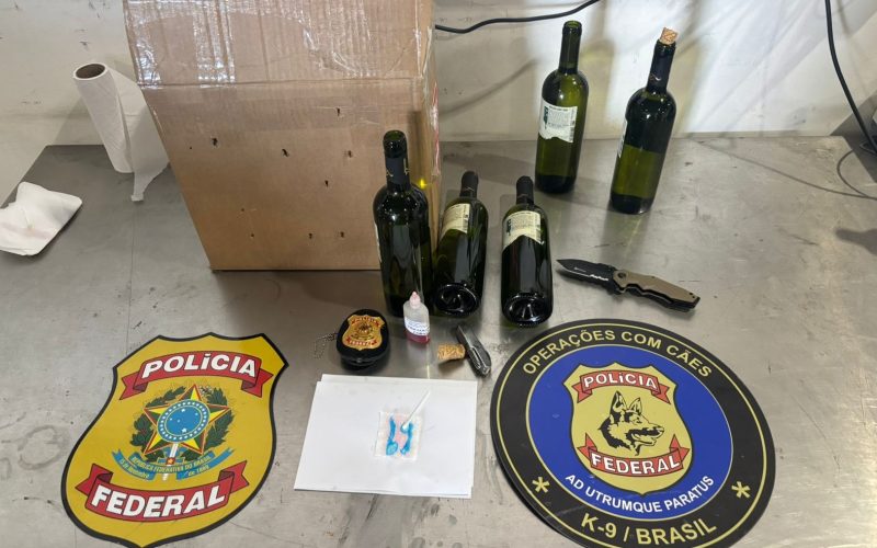 Polícia Federal apreende carga de vinho com cocaína diluída, no Aeroporto de Fortaleza