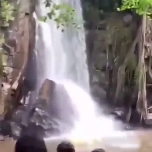 Mulher fica gravemente ferida após cair de cachoeira em Viçosa do Ceará