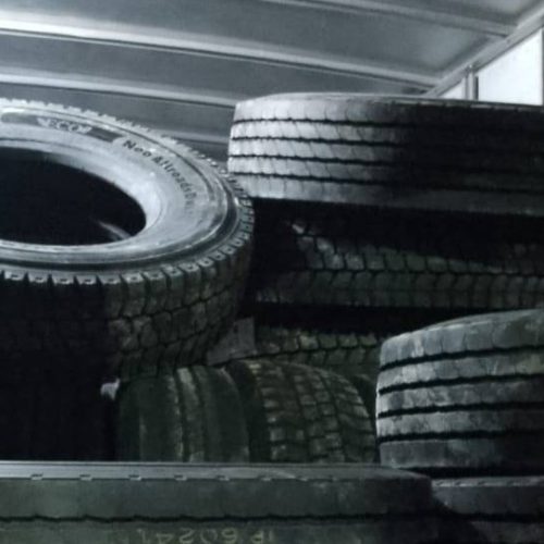 Polícia recupera 40 pneus que foram comprados com cheque sem fundo em Itaitinga/CE