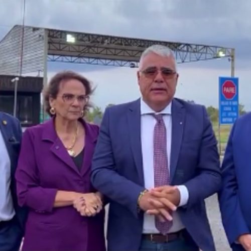 Eduardo Girão e outros senadores bolsonaristas fazem visita à Papuda