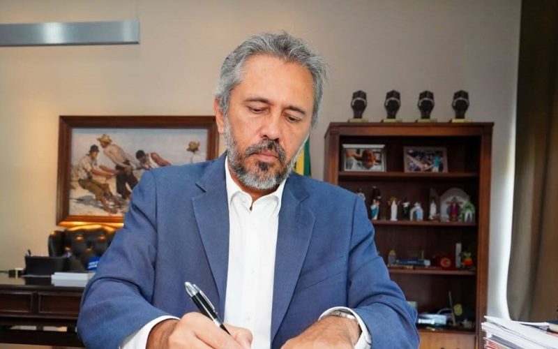 Elmano envia projeto para adequar o programa Ceará Educa Mais ao Novo Ensino Médio; entenda