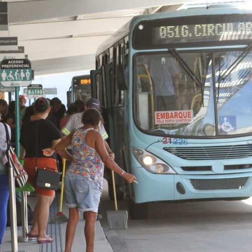 Projeto propõe reduzir idade para gratuidade nos ônibus de 65 para 60 anos, em Fortaleza