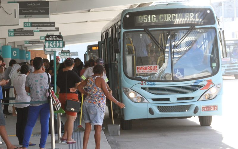 Projeto propõe reduzir idade para gratuidade nos ônibus de 65 para 60 anos, em Fortaleza