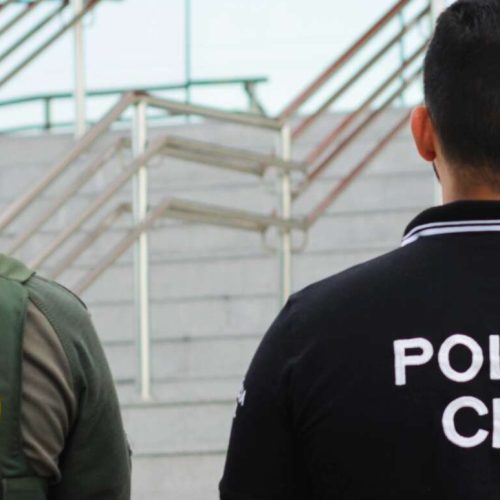 Adolescente e mulher são capturados após três homens serem mortos em Maranguape, no Ceará