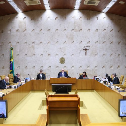 Alexandre de Moraes e Flávio Dino votam para manter prisão preventiva de Bolsonaro