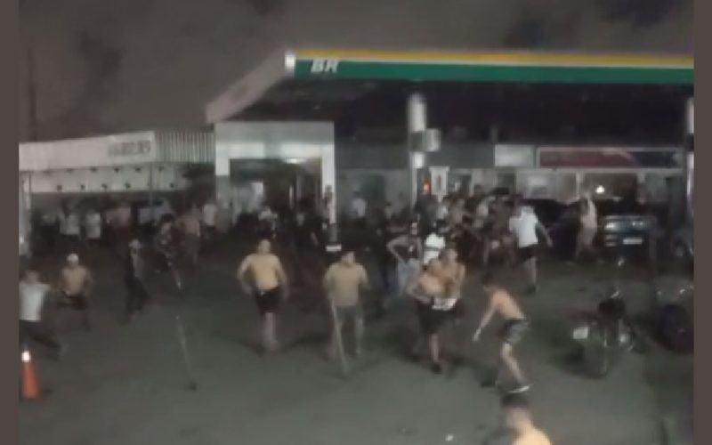 Briga de torcedores é registrada após jogo entre Fortaleza e Ceará nas proximidades da Arena Castelão