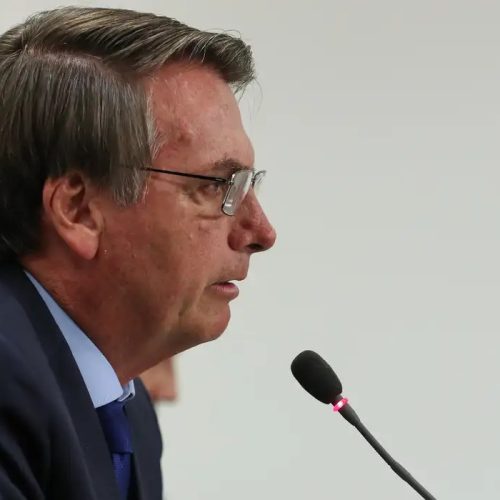 PF faz buscas na casa de Jair Bolsonaro e STF determina que ele usará tornozeleira eletrônica