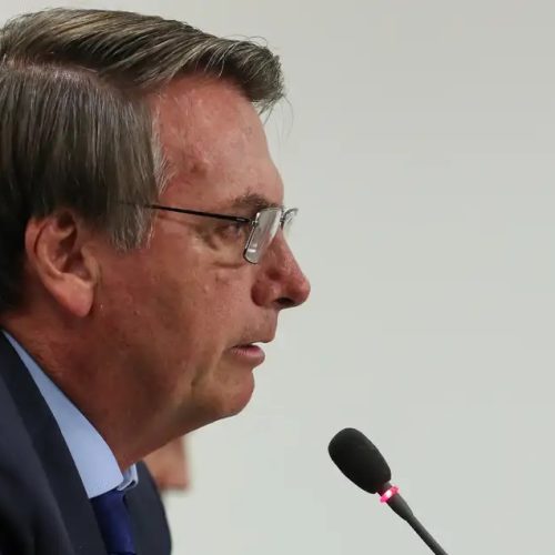 Prazo para Bolsonaro explicar descumprimento de medidas restritivas termina nesta sexta-feira (22)