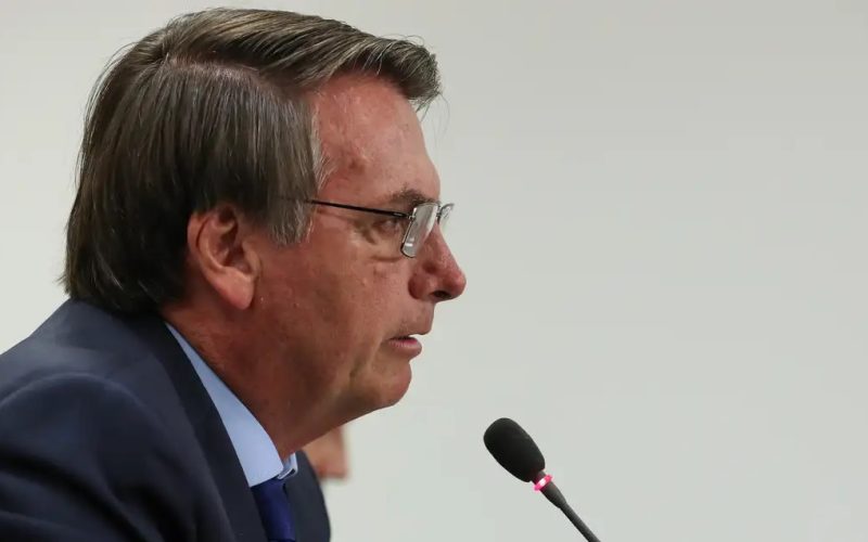 Prazo para Bolsonaro explicar descumprimento de medidas restritivas termina nesta sexta-feira (22)