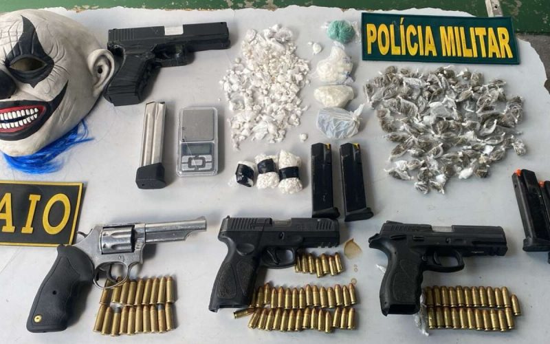 Dois adolescentes são capturados em Caucaia/CE com armas, drogas e moto roubada