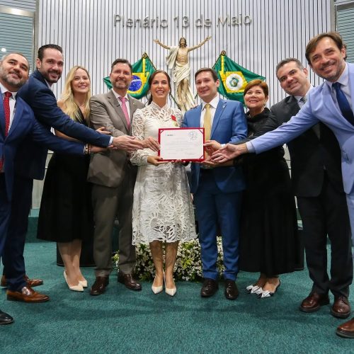 Assembleia concede Medalha Herbert de Souza à primeira-dama do Ceará Lia de Freitas