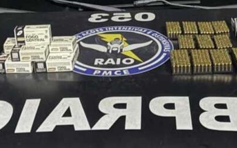 Adolescente de 16 anos é capturada com 550 munições de pistola na Vila Peri, em Fortaleza