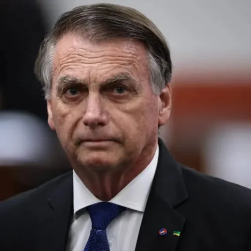 Defesa diz que prisão de Bolsonaro ‘pode colocar sua vida em risco’