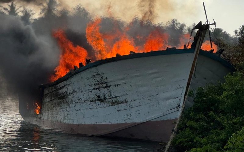 Barco de R$ 1,8 milhão incendiado no Ceará: mais 4 envolvidos são presos, chegando a 9 capturados