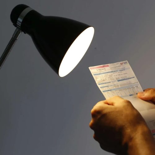 Enel recebeu mais de R$ 100 milhões em multas em 2024, no Ceará, por falhas ou cobranças indevidas