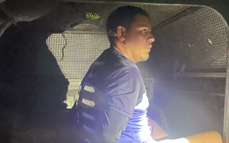 “Lojinha” de cocaína é desmantelada em Pacajus/CE e homem é preso após xingar agentes de segurança
