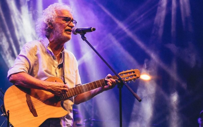 Renato Teixeira recebe homenagem pelos 80 anos no Caldeirão com Mion