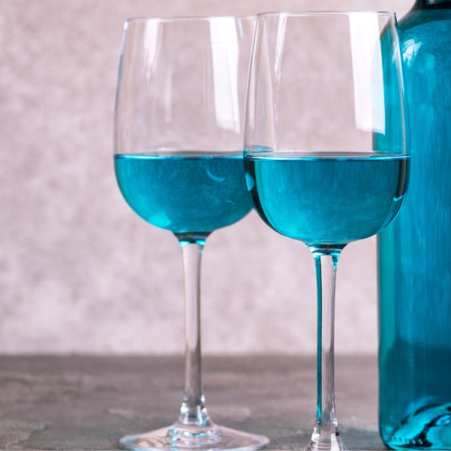Vinho azul? Conheça a versão ‘polêmica’ da bebida
