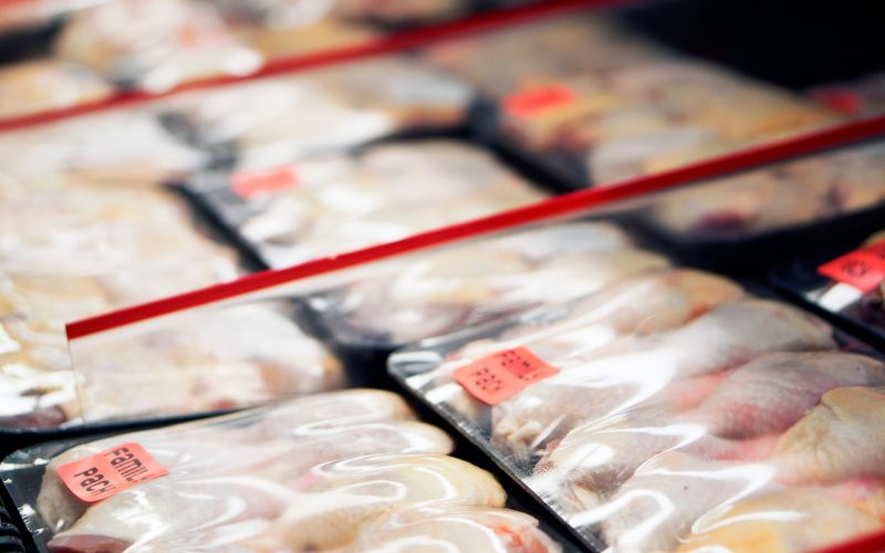 Após embargo, China vai retomar importação de frango do Rio Grande do Sul