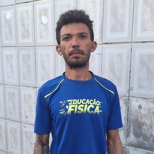 Polícia Civil divulga foto de homem foragido por matar vizinha em Juazeiro do Norte, no Ceará