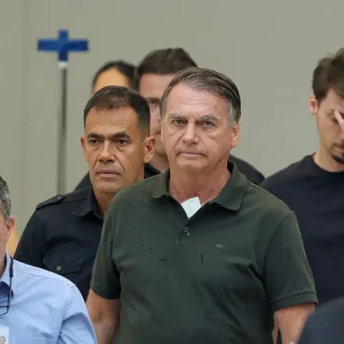 Moraes autoriza internação de Bolsonaro para cirurgia no dia 25 de dezembro