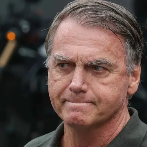 Bolsonaro recebeu PF sem Michelle em casa e não ofereceu resistência à prisão; leia bastidores