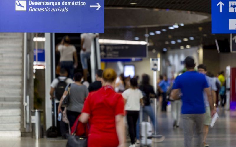 Companhias aéreas terão que explicar mudanças na cobrança de bagagens de mão