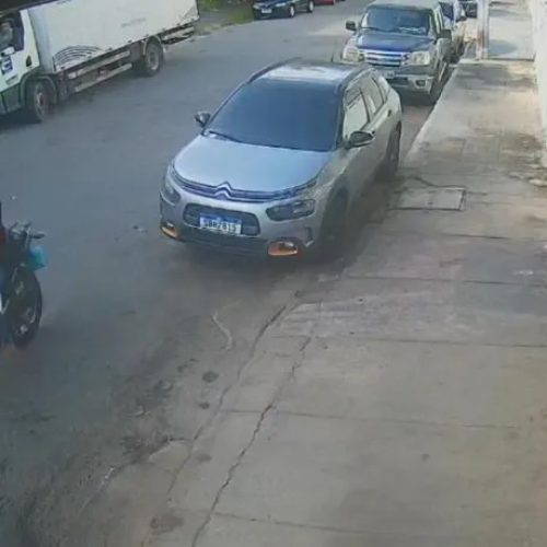 Após assaltar funcionários, criminosos tentam roubar caminhão com carga de R$ 250 mil