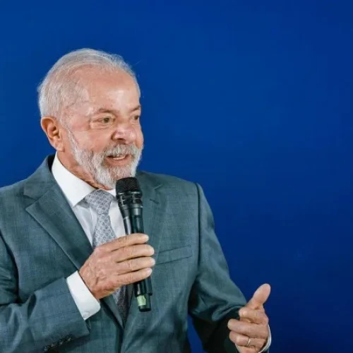 Lula convoca rede nacional de TV e rádio para pronunciamento na véspera de Natal