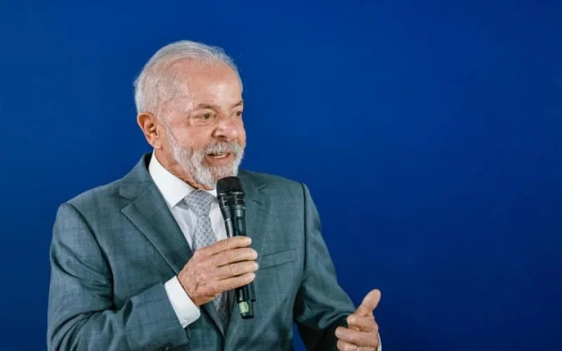 Lula convoca rede nacional de TV e rádio para pronunciamento na véspera de Natal