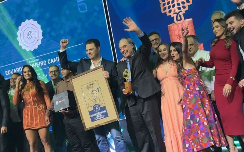 Saca de café bate recorde ao ser vendida por R$ 200 mil em leilão