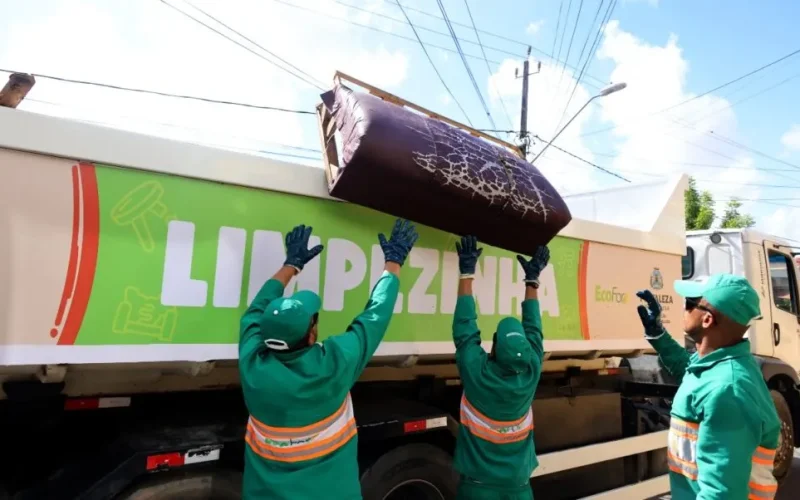 Caminhão Limpezinha realiza coleta de materiais volumosos em bairros de Fortaleza entre 3 e 8 de novembro