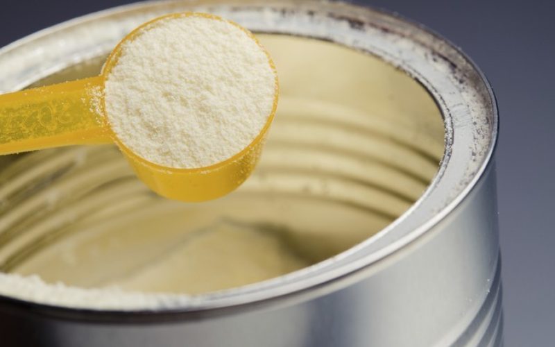 Paraná proíbe reconstituição de leite em pó importado