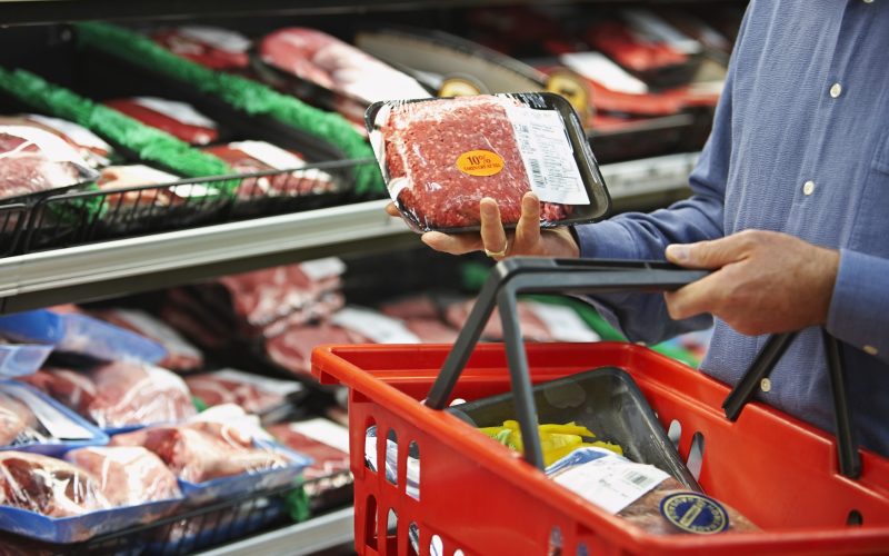 Custo da cesta básica de alimentos diminui em 15 das 27 capitais brasileiras em julho