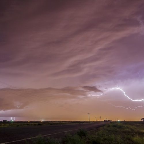 Fenômeno provoca chuva intensa em várias regiões do país nesta terça-feira