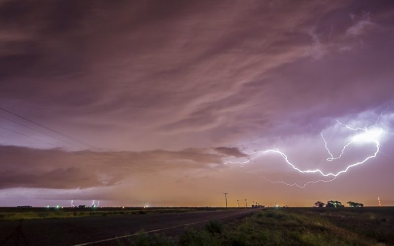 Fenômeno provoca chuva intensa em várias regiões do país nesta terça-feira