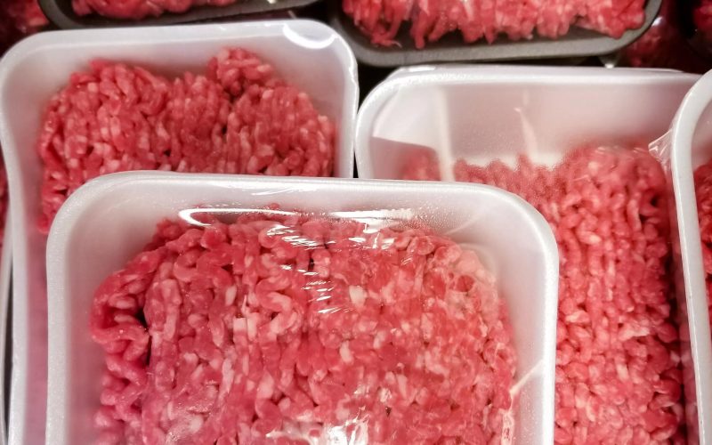 Setor e governo acreditam em redução de tarifas dos EUA sobre carne após encontro entre Lula e Trump