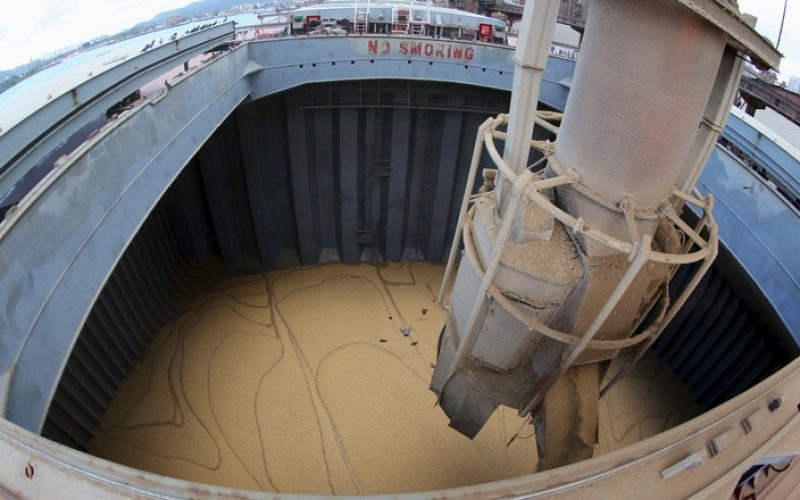 China cancela carga de soja do Brasil e suspende cinco unidades, diz jornal