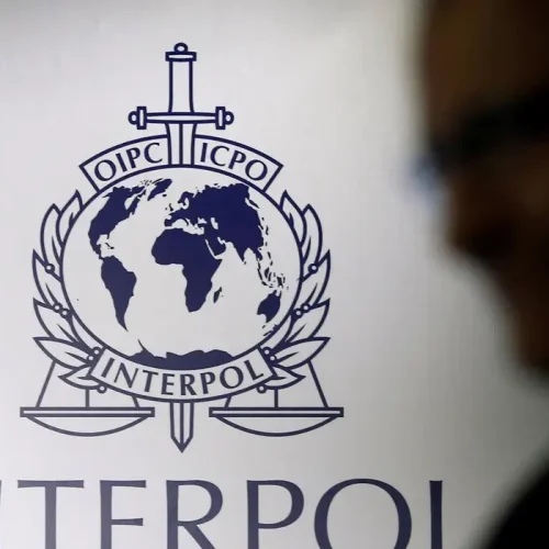 PF pede inclusão de Carla Zambelli na lista de procurados da Interpol