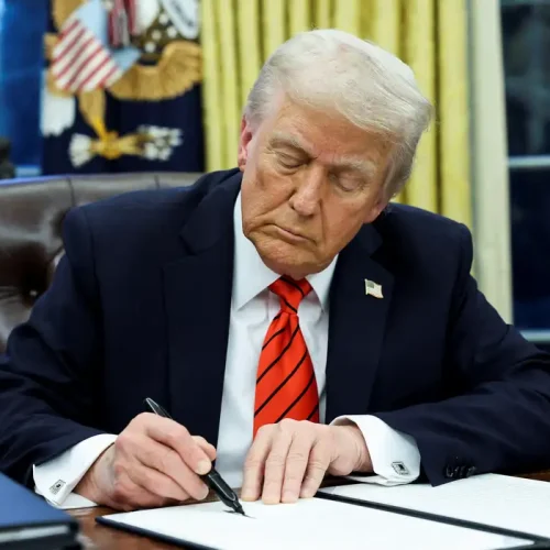 Justiça dos EUA suspende as tarifas recíprocas de Trump relacionadas ao fentanil