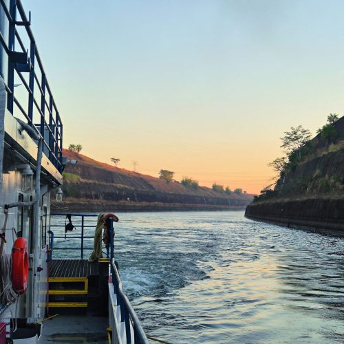 Sobre as águas: como é o cotidiano em uma embarcação na Hidrovia Tietê-Paraná