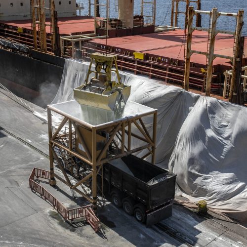 Entrega de fertilizantes deve crescer 1% e passar de 48 milhões de toneladas em 2025