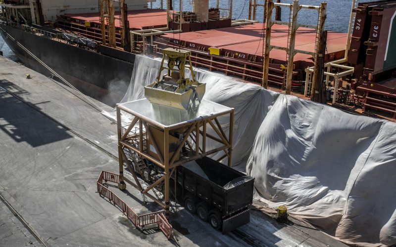 Entrega de fertilizantes deve crescer 1% e passar de 48 milhões de toneladas em 2025